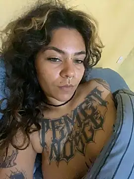 Snapshot of donnaluna chatting on October 2025 01:35:02 PM donnaluna online show from October 2025 01:35:02 PM