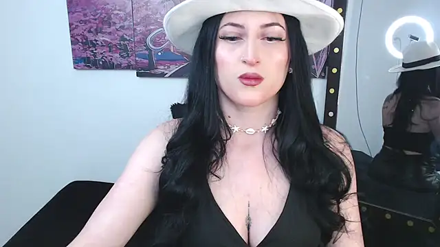 Evelyn Sheeran online show from October 2025 02:36:02 AM