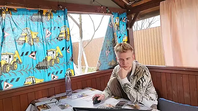 Vuitton online show from March 2026 09:42:02 AM