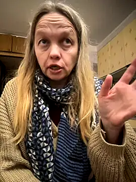 Susanel online show from November 2025 03:38:02 PM