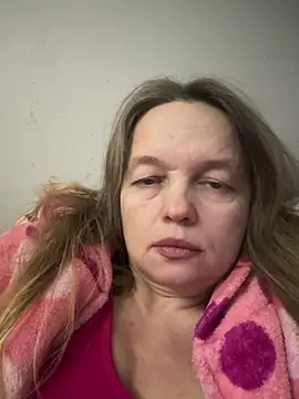 Susanel online show from January 2026 06:02:02 PM