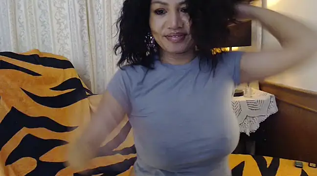 Snapshot of nareethai chatting on March 2025 08:04:02 AM nareethai online show from March 2025 08:04:02 AM