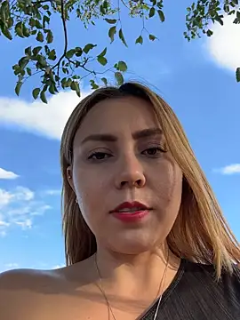 Brittanyrosexx online show from October 2025 09:15:01 PM