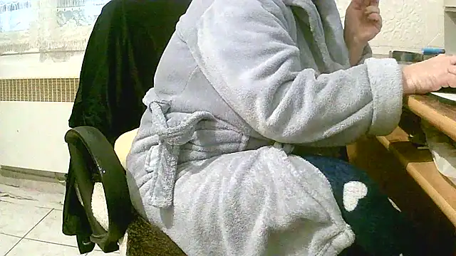 Snapshot of douceur63 chatting on January 2026 11:25:02 AM douceur63 online show from January 2026 11:25:02 AM