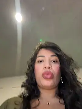 SQUIRTINGQUEEN11 online show from November 2025 02:04:02 AM