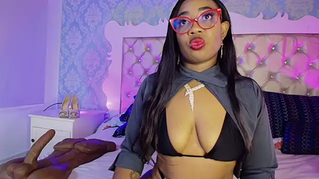 Snapshot of CaseyMoon chatting on January 2026 12:42:02 PM CaseyMoon online show from January 2026 12:42:02 PM