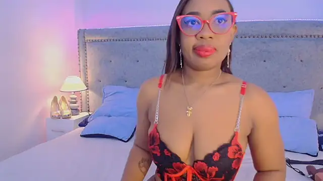 Snapshot of CaseyMoon chatting on June 2026 12:19:01 PM CaseyMoon online show from June 2026 12:19:01 PM