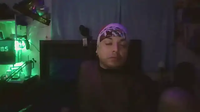 Gabbana143 online show from December 2025 04:17:02 AM