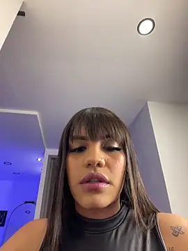 Victoria14  online show from October 2025 12:47:02 AM