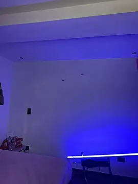 Victoria14  online show from February 2026 02:10:01 AM