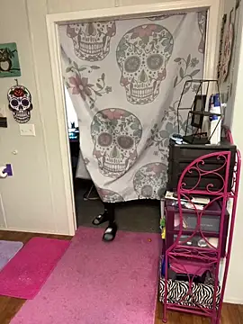 lolabunny9 online show from December 2024 05:00:01 PM