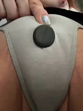 lolabunny9 online show from March 2025 01:01:01 PM