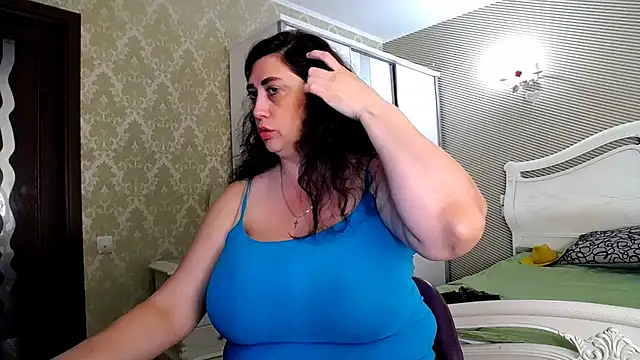 Snapshot of Evelyn_Shy chatting on July 2026 10:43:01 AM Evelyn Shy online show from July 2026 10:43:01 AM
