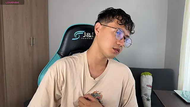 LeaneSeb online show from April 2026 09:23:01 PM