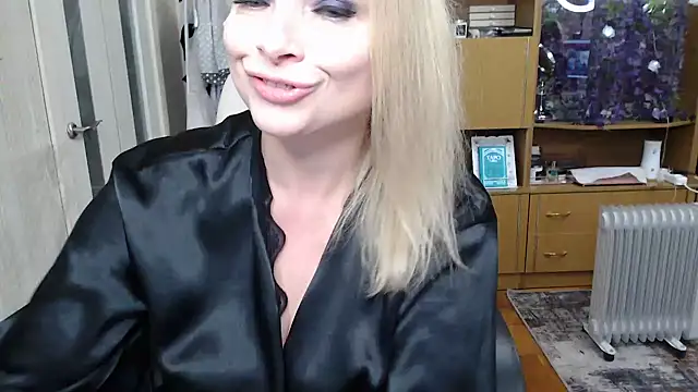 Snapshot of Mika_Passion chatting on September 2025 09:47:02 AM Mika Passion online show from September 2025 09:47:02 AM