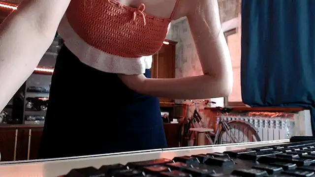 Snapshot of pa1e_pr1ncess chatting on May 2026 07:28:02 AM pa1e pr1ncess online show from May 2026 07:28:02 AM