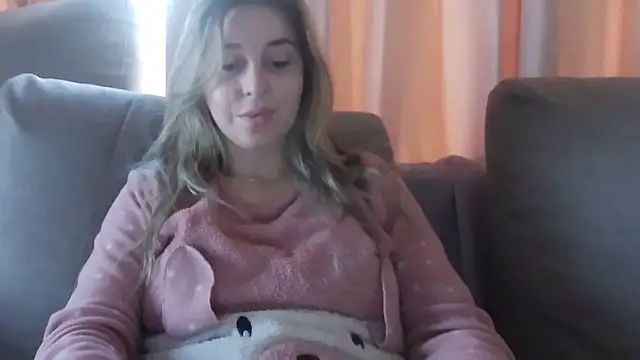 Aliss Hottie online show from January 2025 12:21:01 PM