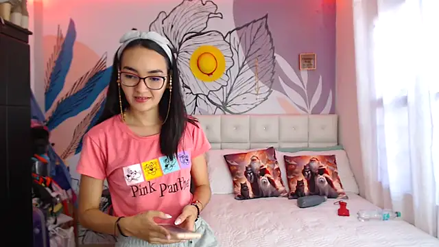 LinzyBaner online show from December 2024 09:34:01 PM