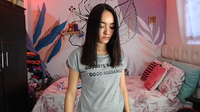 LinzyBaner online show from January 2025 10:25:02 PM