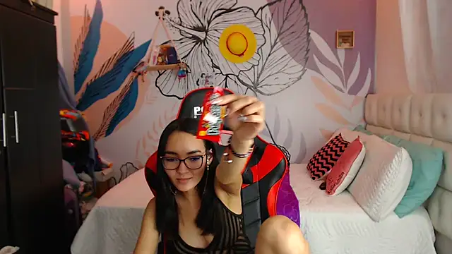 LinzyBaner online show from February 2025 11:37:02 PM