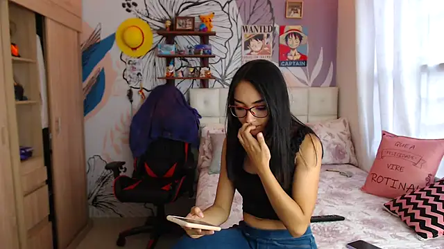 LinzyBaner online show from March 2025 10:10:02 PM