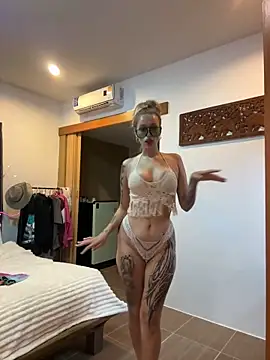 MonicaMilz online show from February 2025 12:33:01 PM