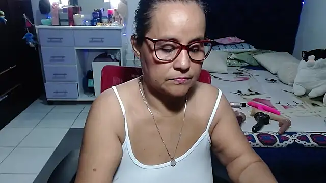 Snapshot of pervert_mommy_ chatting on June 2026 09:47:01 AM pervert mommy online show from June 2026 09:47:01 AM