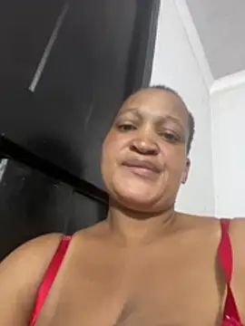 Snapshot of XHotJuicyBootyXX chatting on May 2026 12:10:01 PM XHotJuicyBootyXX online show from May 2026 12:10:01 PM
