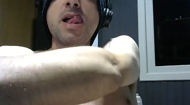 gauchors20 online show from February 2025 02:38:01 AM