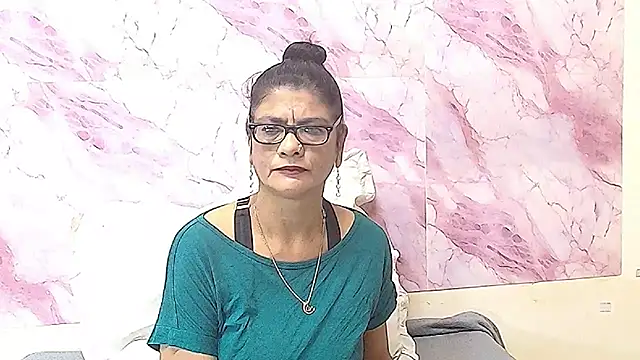 IndianAllure online show from October 2025 05:33:02 AM