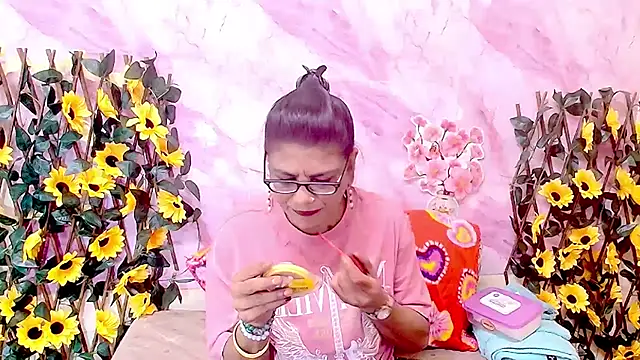 IndianAllure online show from December 2025 05:37:01 AM