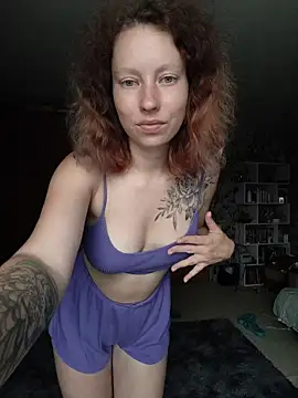 Snapshot of Frost_foxy chatting on July 2026 04:31:01 AM Frost foxy online show from July 2026 04:31:01 AM