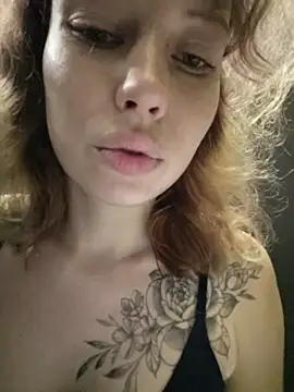 Snapshot of Frost_foxy chatting on July 2026 02:57:02 AM Frost foxy online show from July 2026 02:57:02 AM
