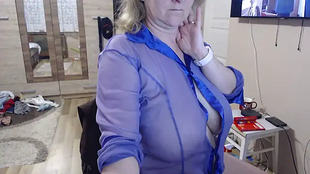 Snapshot of Elza01 chatting on May 2026 07:29:01 PM Elza01 online show from May 2026 07:29:01 PM