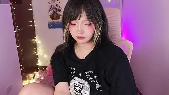 KuroChan420 online show from December 2025 02:08:02 AM