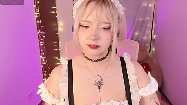 KuroChan420 online show from January 2026 04:04:01 AM