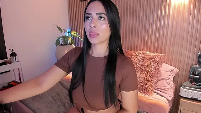 Snapshot of AMELIE_xx chatting on February 2026 02:45:02 AM AMELIE xx online show from February 2026 02:45:02 AM