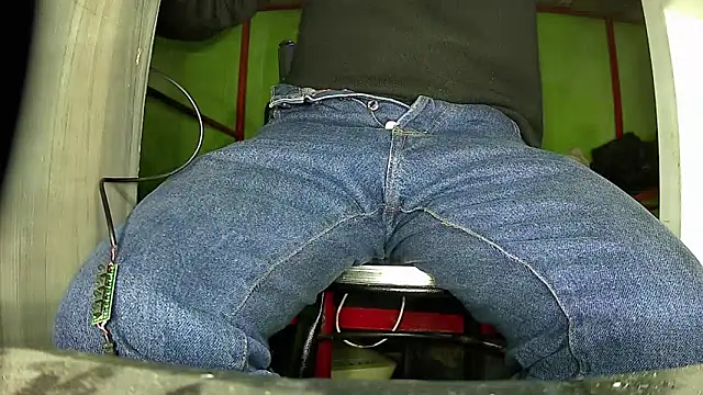 Snapshot of Walltaz chatting on October 2025 03:38:02 AM Walltaz online show from October 2025 03:38:02 AM