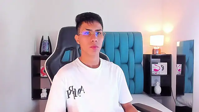 AlanNaughty online show from January 2025 11:04:02 AM