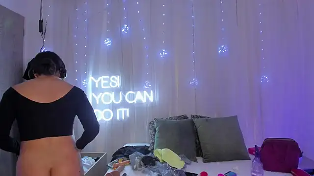 carolgaita online show from February 2025 05:39:02 PM