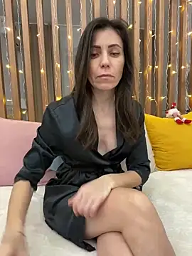 Snapshot of HotyWinter chatting on January 2025 03:57:01 PM HotyWinter online show from January 2025 03:57:01 PM
