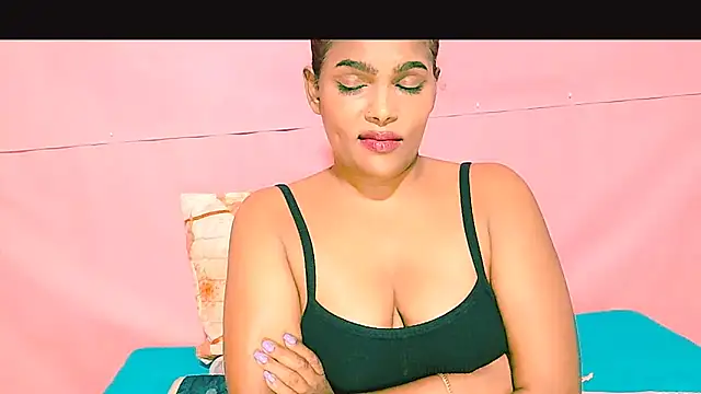 Snapshot of MySweetBitch143 chatting on April 2026 02:51:02 AM MySweetBitch143 online show from April 2026 02:51:02 AM