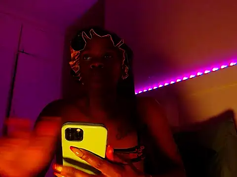 Snapshot of LuciousLips96 chatting on July 2026 10:05:02 PM LuciousLips96 online show from July 2026 10:05:02 PM