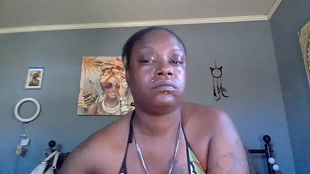 Snapshot of msdeedee chatting on April 2026 01:52:02 PM msdeedee online show from April 2026 01:52:02 PM
