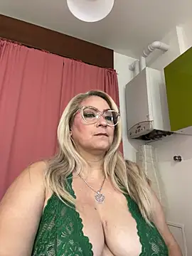 Snapshot of x_elena_x chatting on June 2026 08:45:02 AM x elena x online show from June 2026 08:45:02 AM
