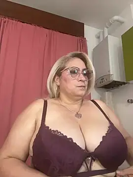 Snapshot of x_elena_x chatting on June 2026 10:47:02 AM x elena x online show from June 2026 10:47:02 AM