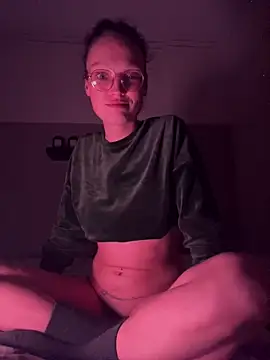 Snapshot of denisestar10 chatting on December 2024 07:27:02 PM denisestar10 online show from December 2024 07:27:02 PM