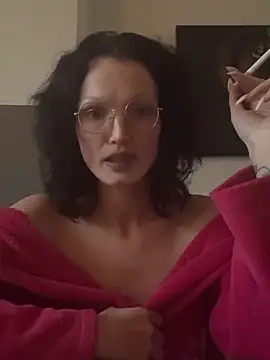 Snapshot of denisestar10 chatting on January 2025 03:37:02 PM denisestar10 online show from January 2025 03:37:02 PM