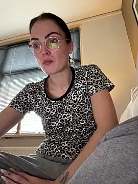 Snapshot of denisestar10 chatting on January 2025 01:35:01 PM denisestar10 online show from January 2025 01:35:01 PM