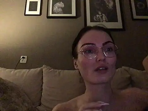 Snapshot of denisestar10 chatting on January 2025 06:03:01 PM denisestar10 online show from January 2025 06:03:01 PM